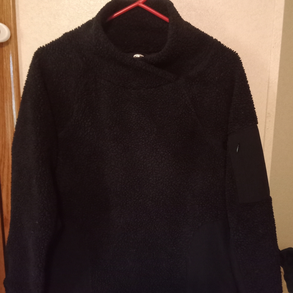 Athletic works black pullover. Size LG 12-14